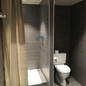 appartement 2 - salle de douche - WC