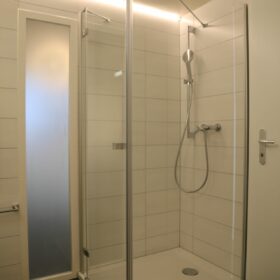 2-room apartment shower and toilet