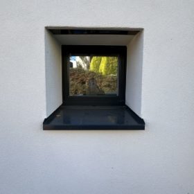 Fenêtre rénovée de salle de bains